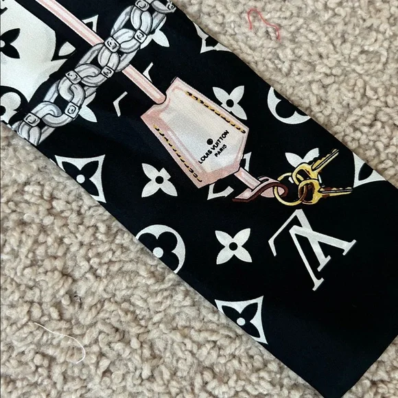 100% silk fashion scarf - Picture 5 of 10